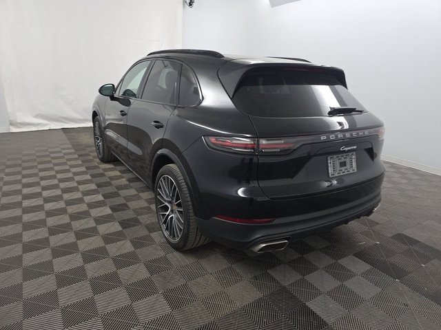 Used 2019 Porsche Cayenne w/ Premium Package image 4