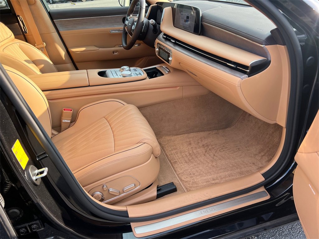 Used 2025 Genesis G90 3.5T image 13