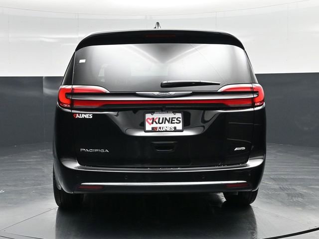 New 2026 Chrysler Pacifica Select image 8