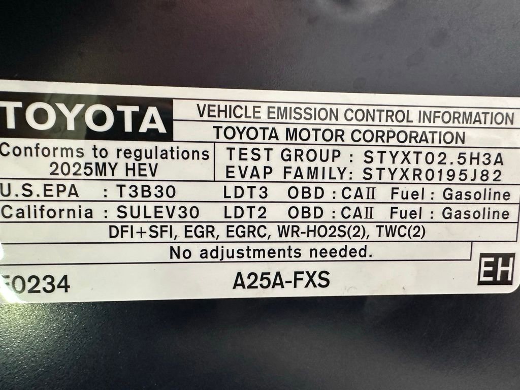 Used 2025 Toyota Sienna LE FWD image 73