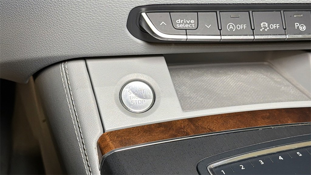 Used 2020 Audi Q5 Prestige image 30