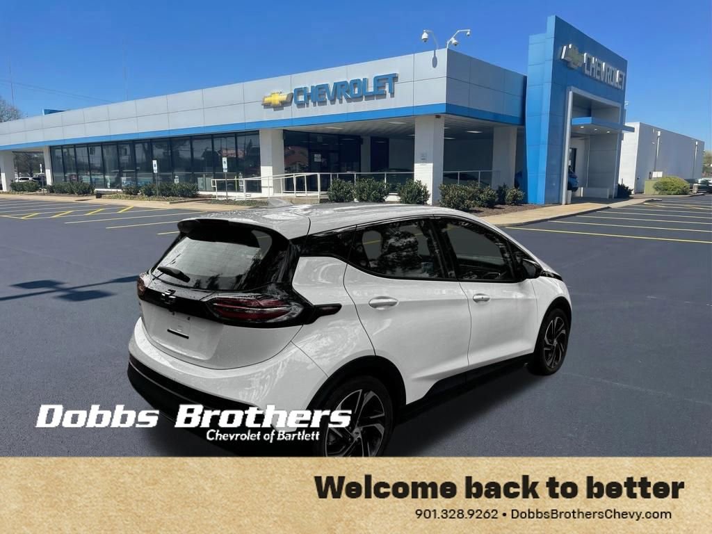 Used 2023 Chevrolet Bolt LT w/ Infotainment Package FWD image 5