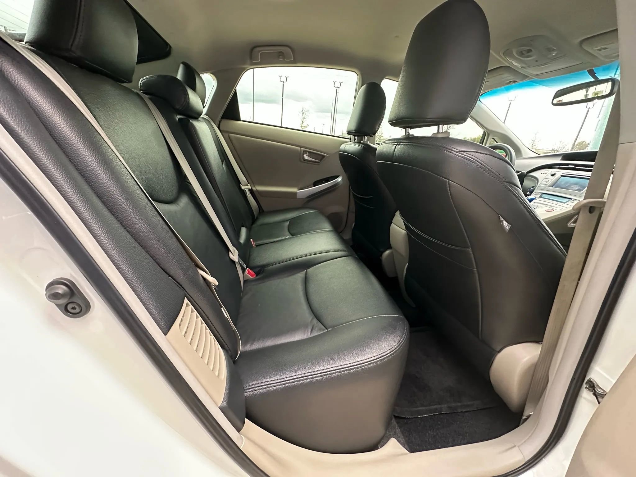 Used 2014 Toyota Prius Three image 16