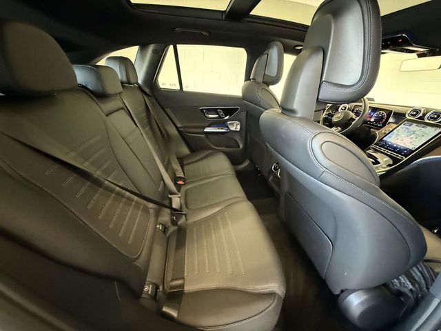 Used 2025 Mercedes-Benz GLC 300 4MATIC image 16