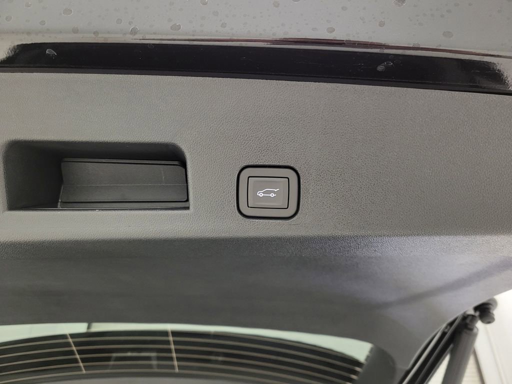 New 2026 Chevrolet Traverse LT w/ Driver Confidence Package image 2