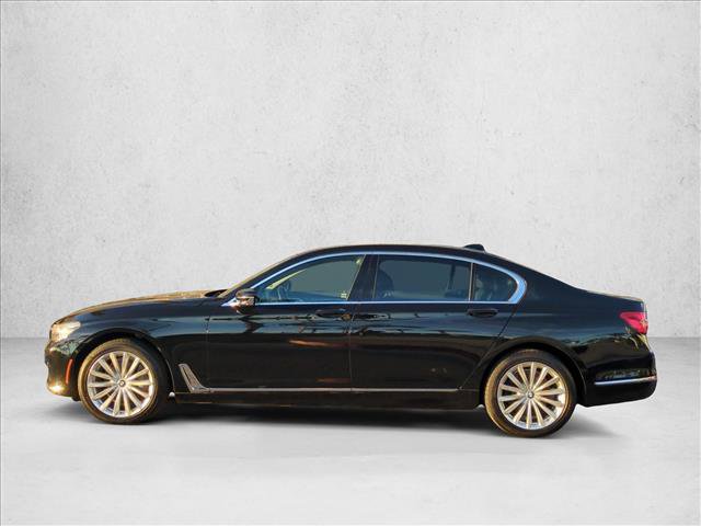 Used 2017 BMW 740i image 9
