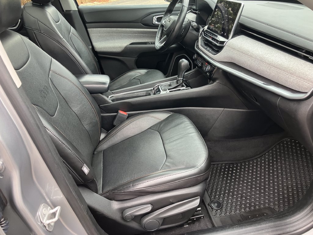 Used 2022 Jeep Compass Latitude w/ Sun and Sound Group AWD/4WD image 21