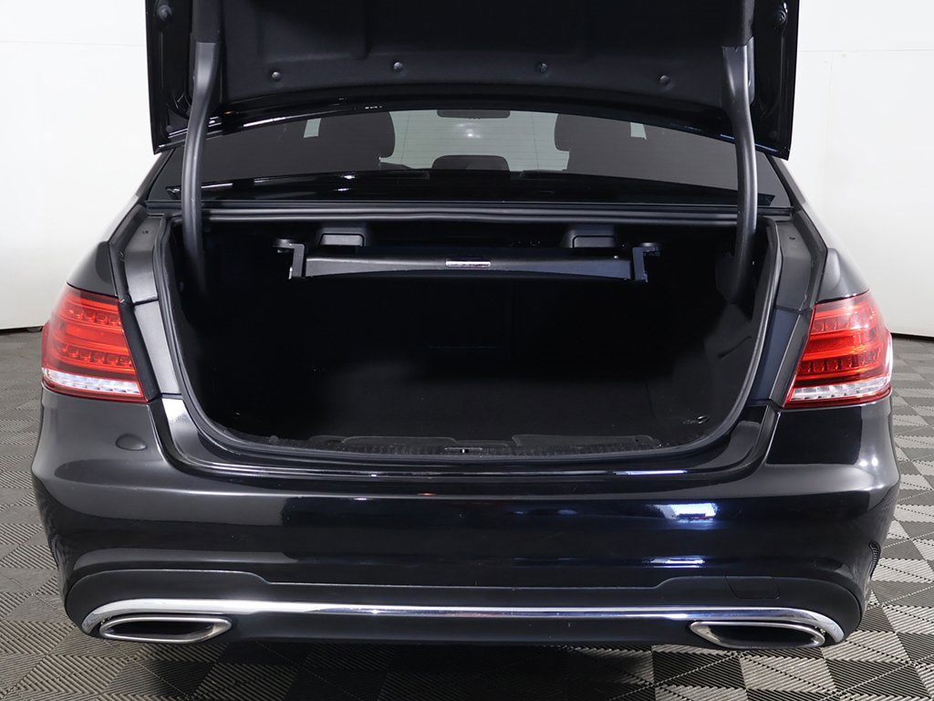 Used 2015 Mercedes-Benz E 400 4MATIC Sedan w/ Lighting Package image 15