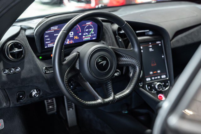 Used 2020 McLaren 720S Spider RWD image 12
