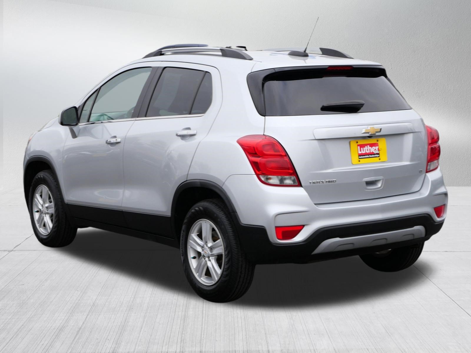 Used 2017 Chevrolet Trax LT w/ LT Convenience Package AWD/4WD image 5