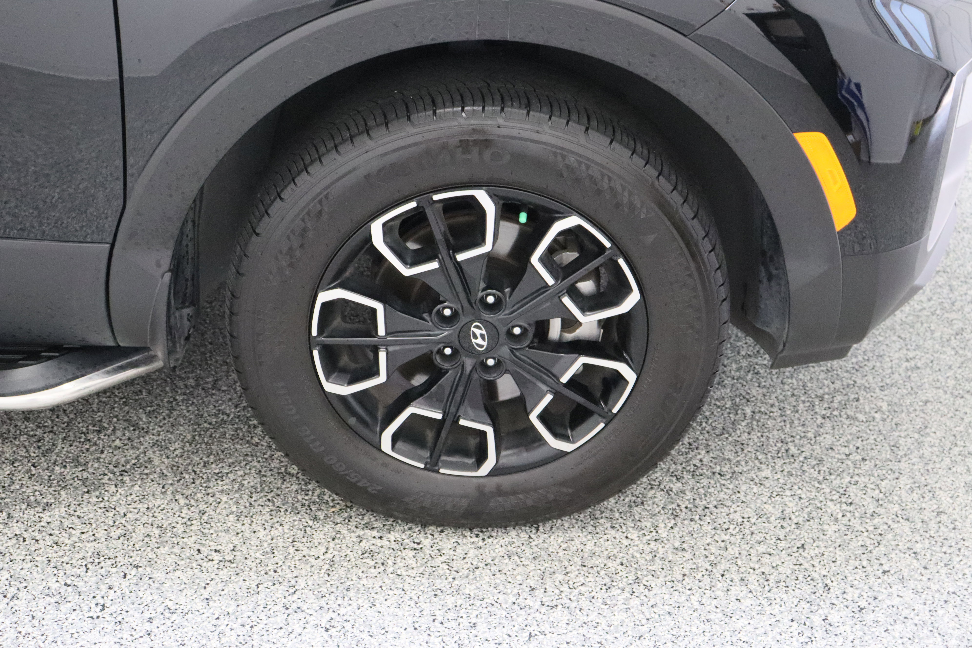 Used 2024 Hyundai Santa Cruz SEL w/ Activity Package FWD image 5