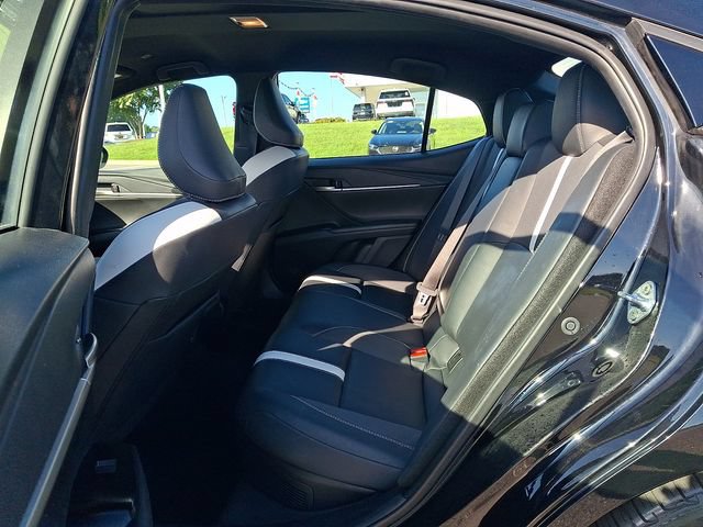 Used 2025 Toyota Camry SE FWD image 10