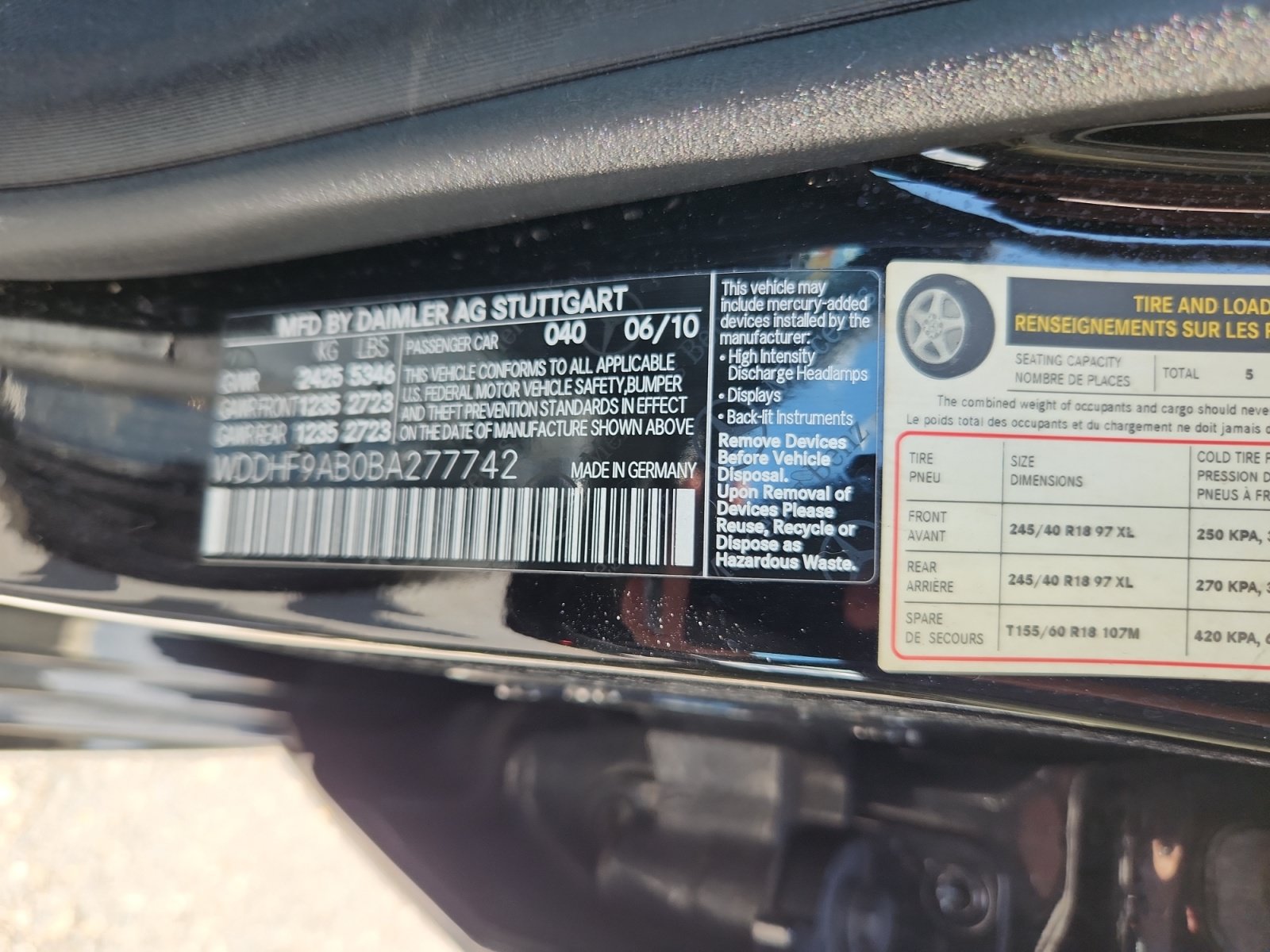 Used 2011 Mercedes-Benz E 550 4MATIC Sedan image 25
