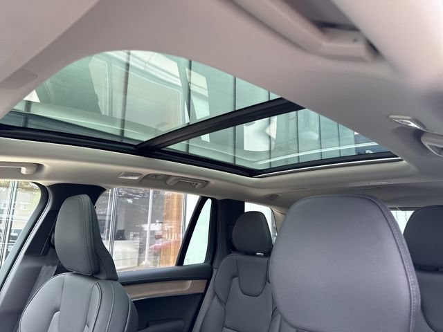 Certified 2025 Volvo XC90 B6 Plus AWD/4WD image 27