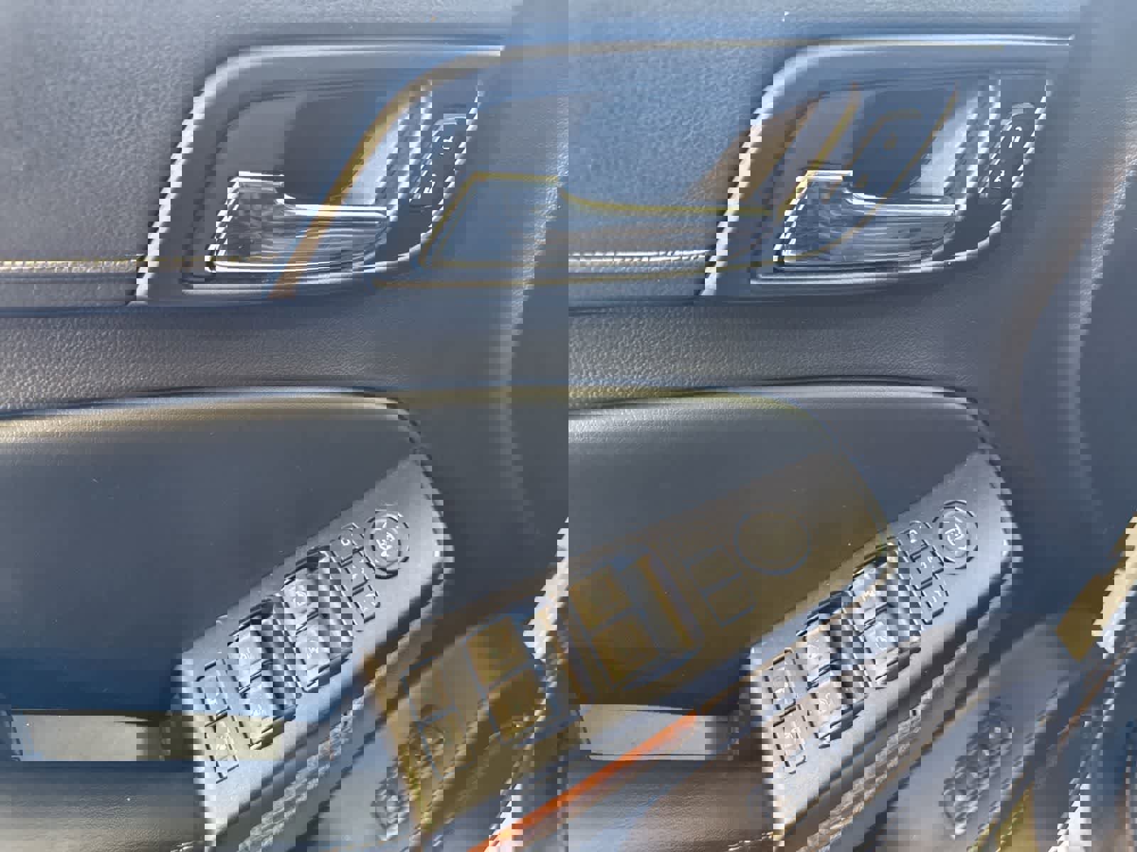 Used 2015 Chevrolet Tahoe LTZ image 17