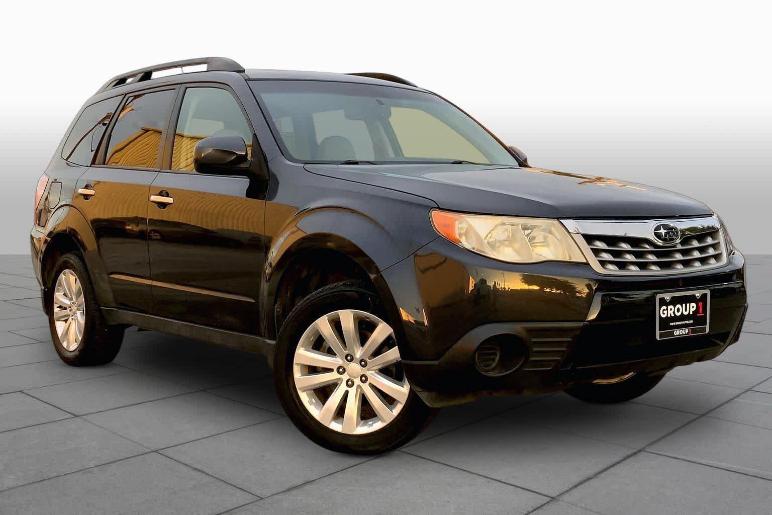 Used 2011 Subaru Forester 2.5X Premium w/ All-Weather Pkg AWD/4WD image 2