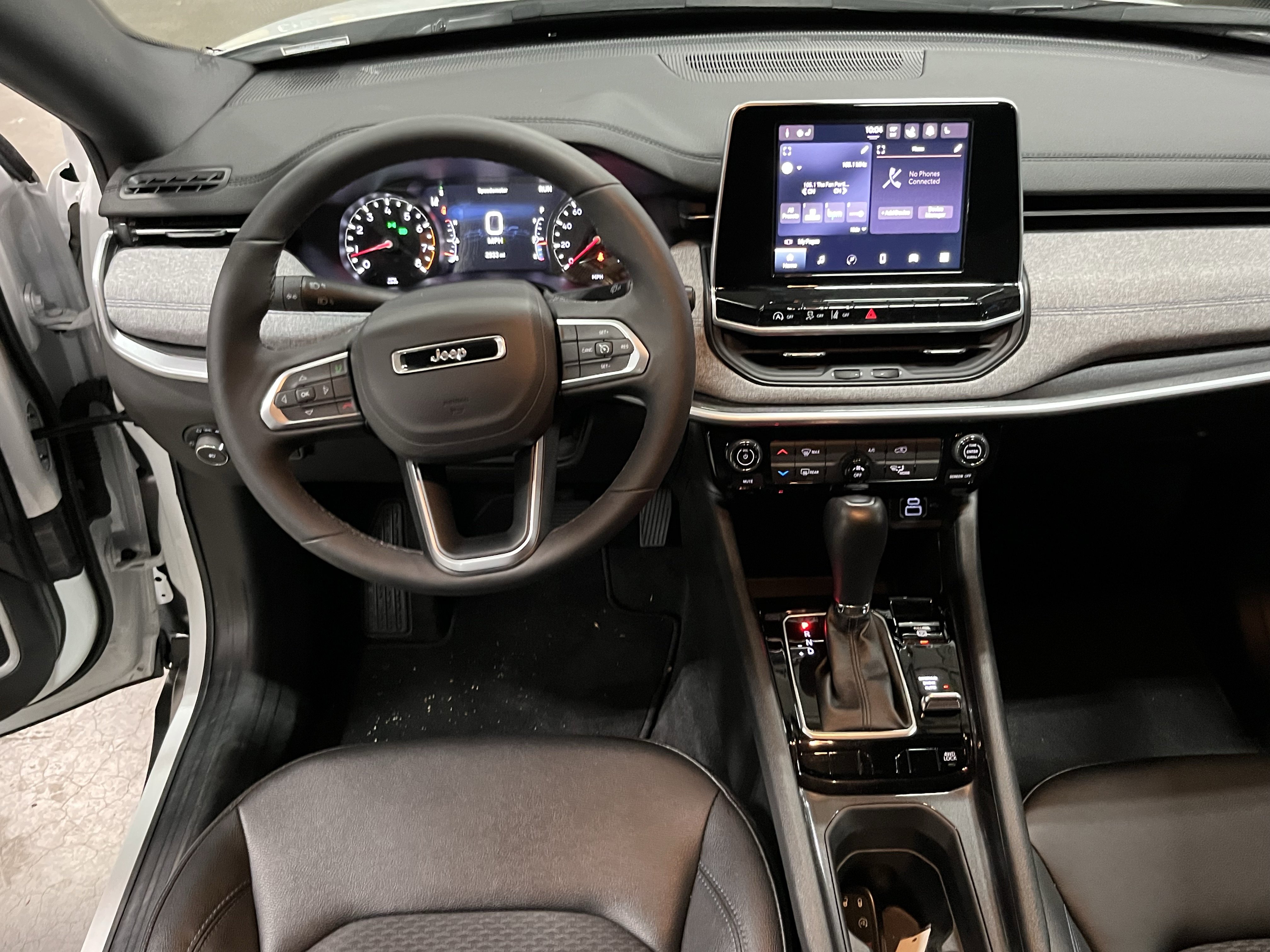 Certified 2025 Jeep Compass Latitude AWD/4WD image 11