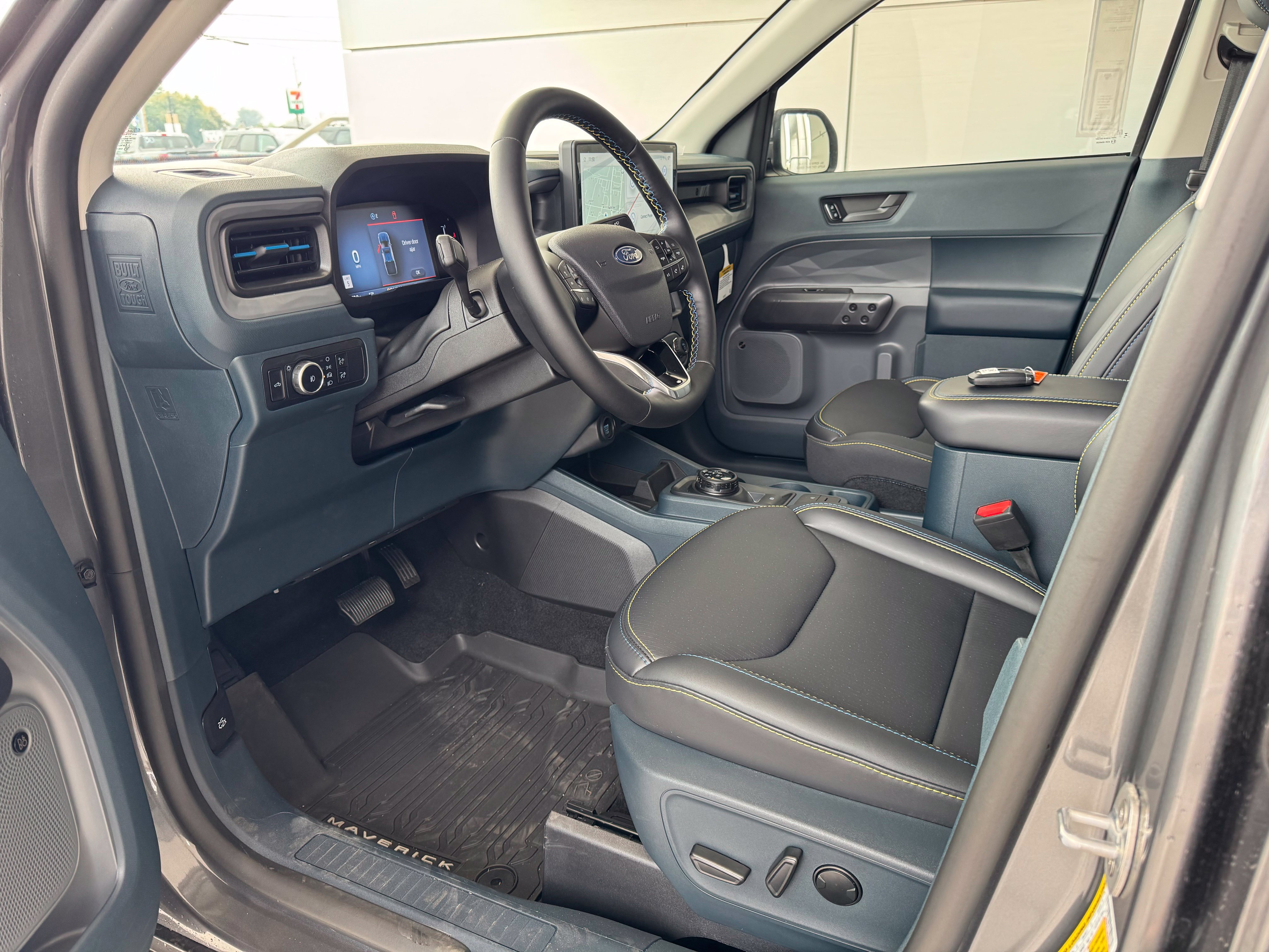 Used 2025 Ford Maverick Lobo AWD/4WD image 20