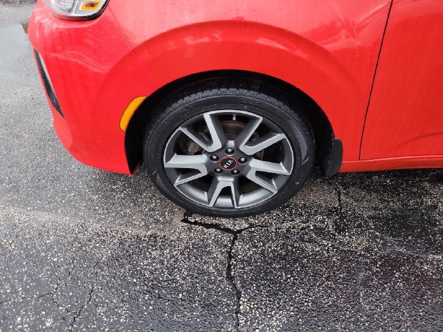Used 2021 Kia Soul GT-Line FWD image 5