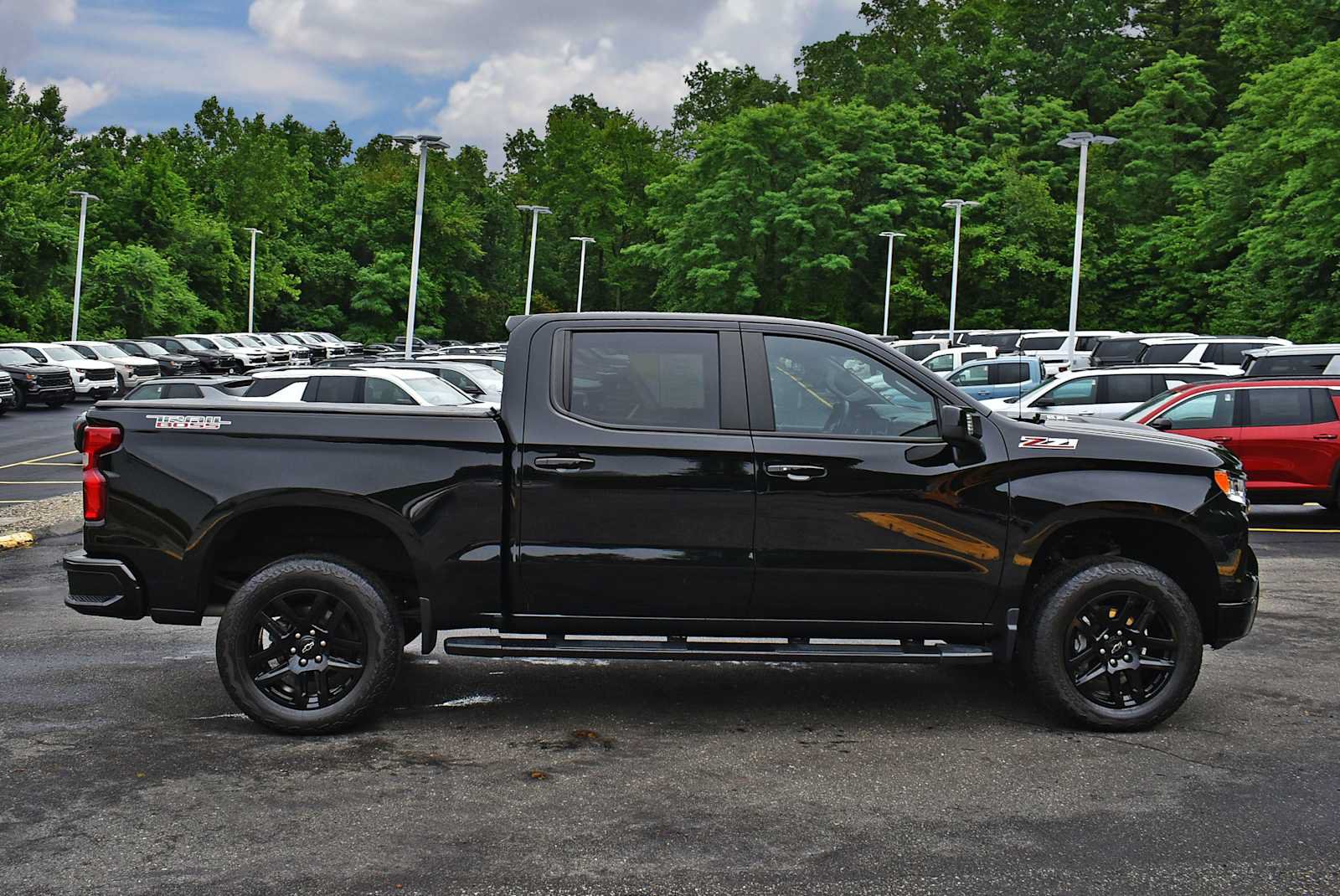 Used 2024 Chevrolet Silverado 1500 LT Trail Boss w/ LT Trail Boss Premium Package AWD/4WD image 6