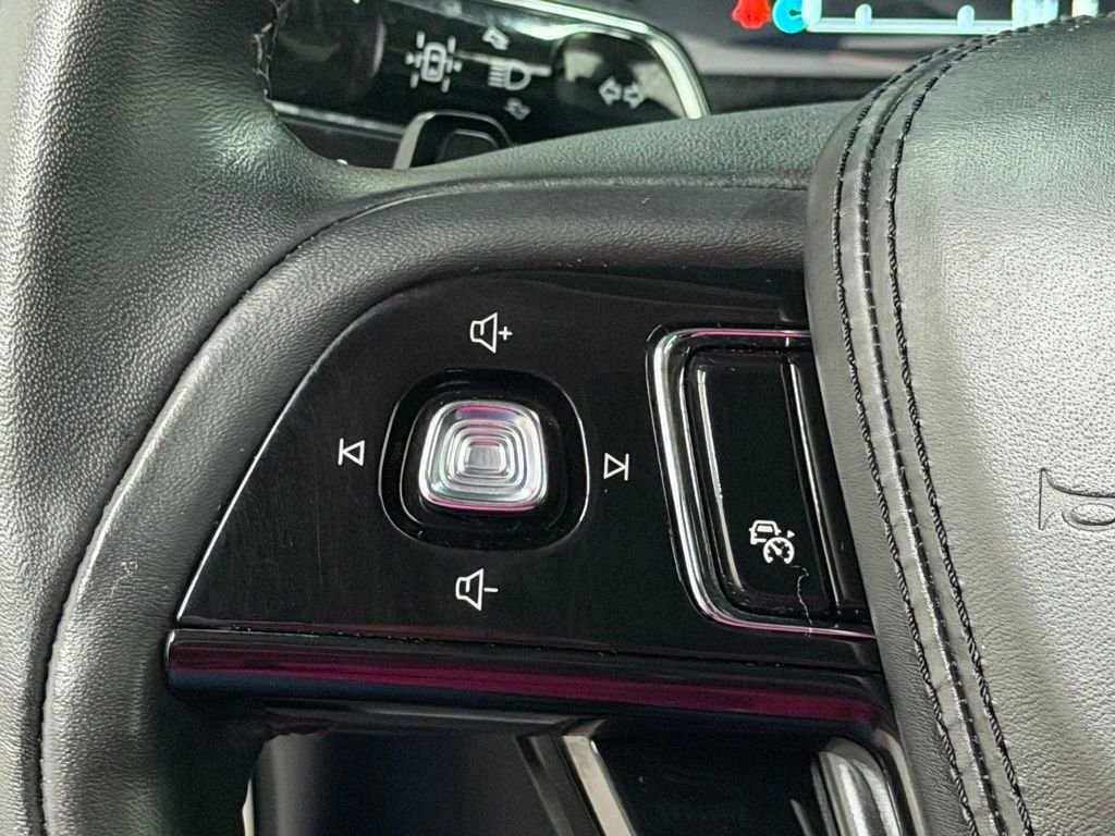 Used 2024 Lincoln Aviator Reserve image 40