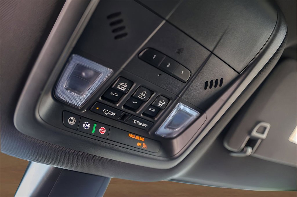 Used 2024 Buick Enclave Avenir w/ Avenir Technology Package image 21