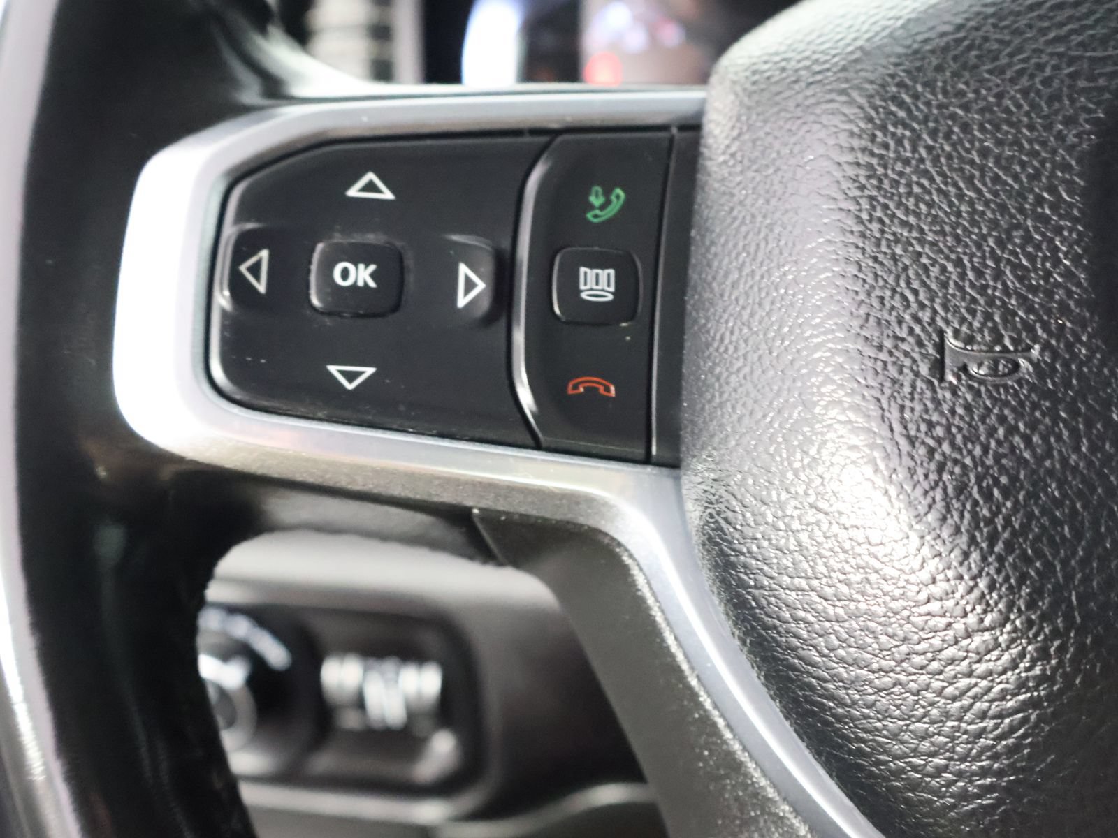 Used 2024 RAM 2500 Laramie w/ Safety Group AWD/4WD image 35