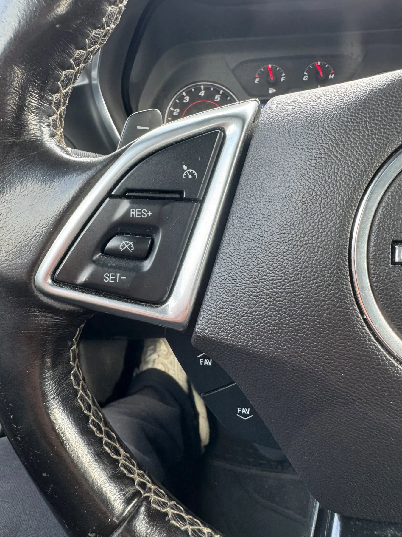 Used 2020 Chevrolet Camaro LT RWD image 12