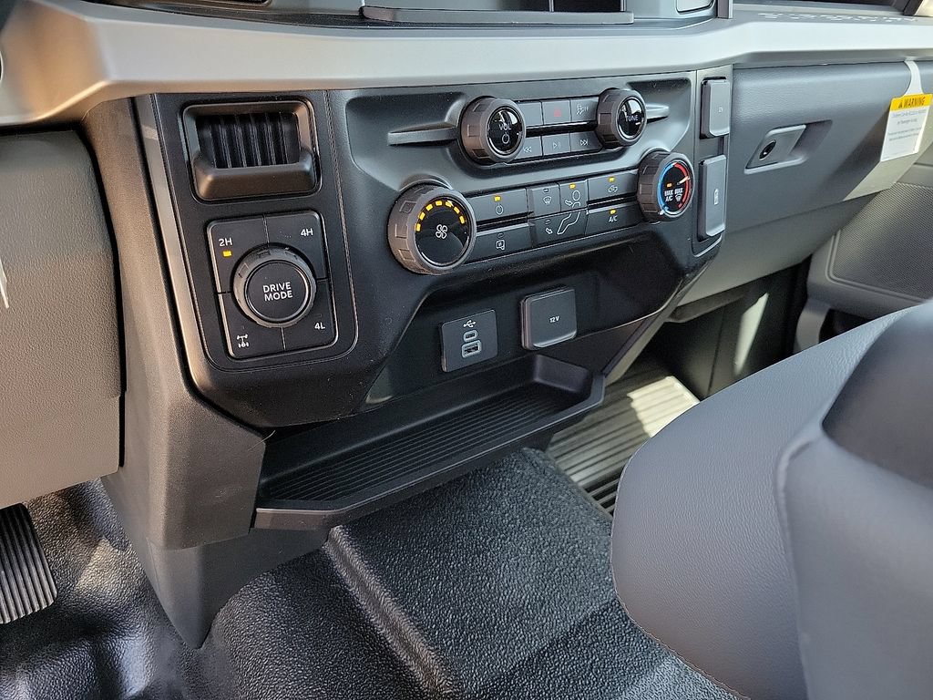 New 2026 Ford F250 XL w/ XL Off-Road Package AWD/4WD image 25