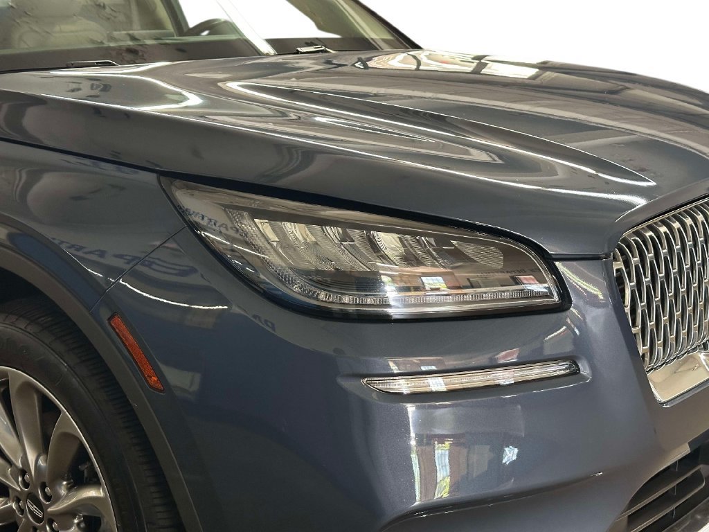Used 2022 Lincoln Corsair AWD w/ Premium Package image 11