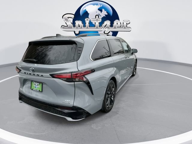 Used 2023 Toyota Sienna XSE image 9