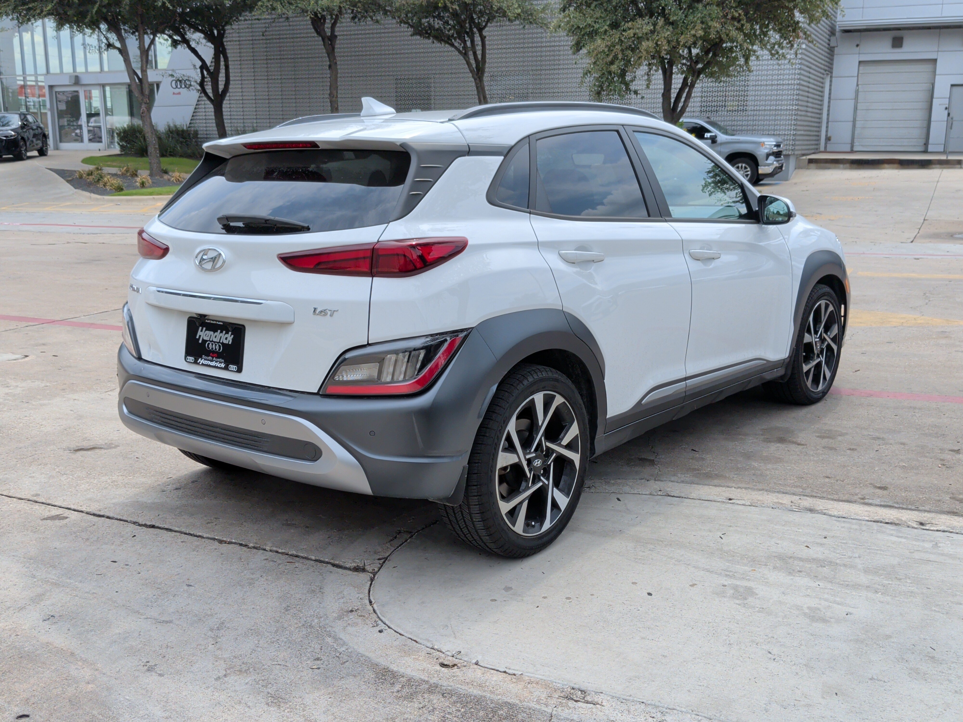 Used 2022 Hyundai Kona Limited FWD image 10