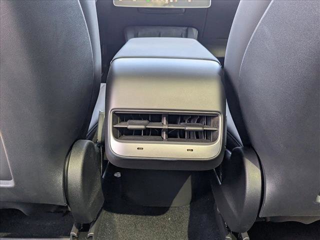 Used 2025 Tesla Model Y Long Range AWD/4WD image 18