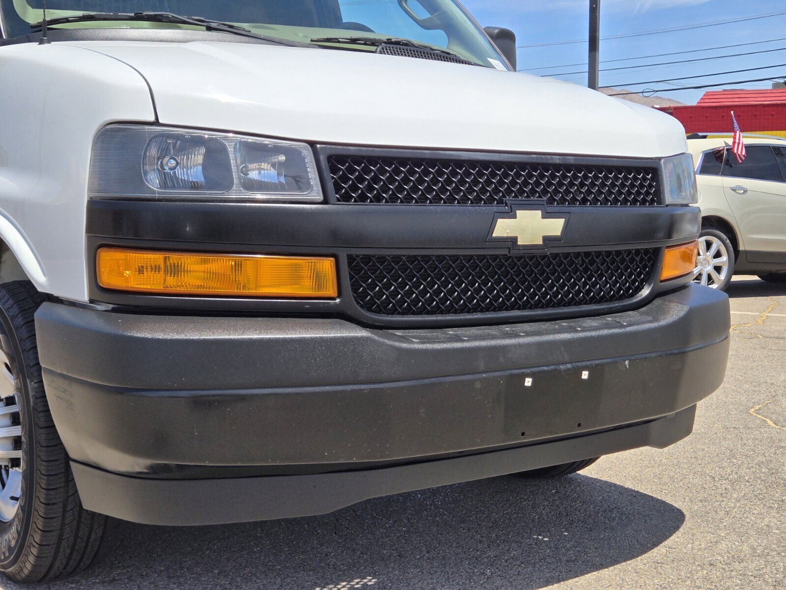 Used 2021 Chevrolet Express 3500 w/ Driver Convenience Package RWD image 5