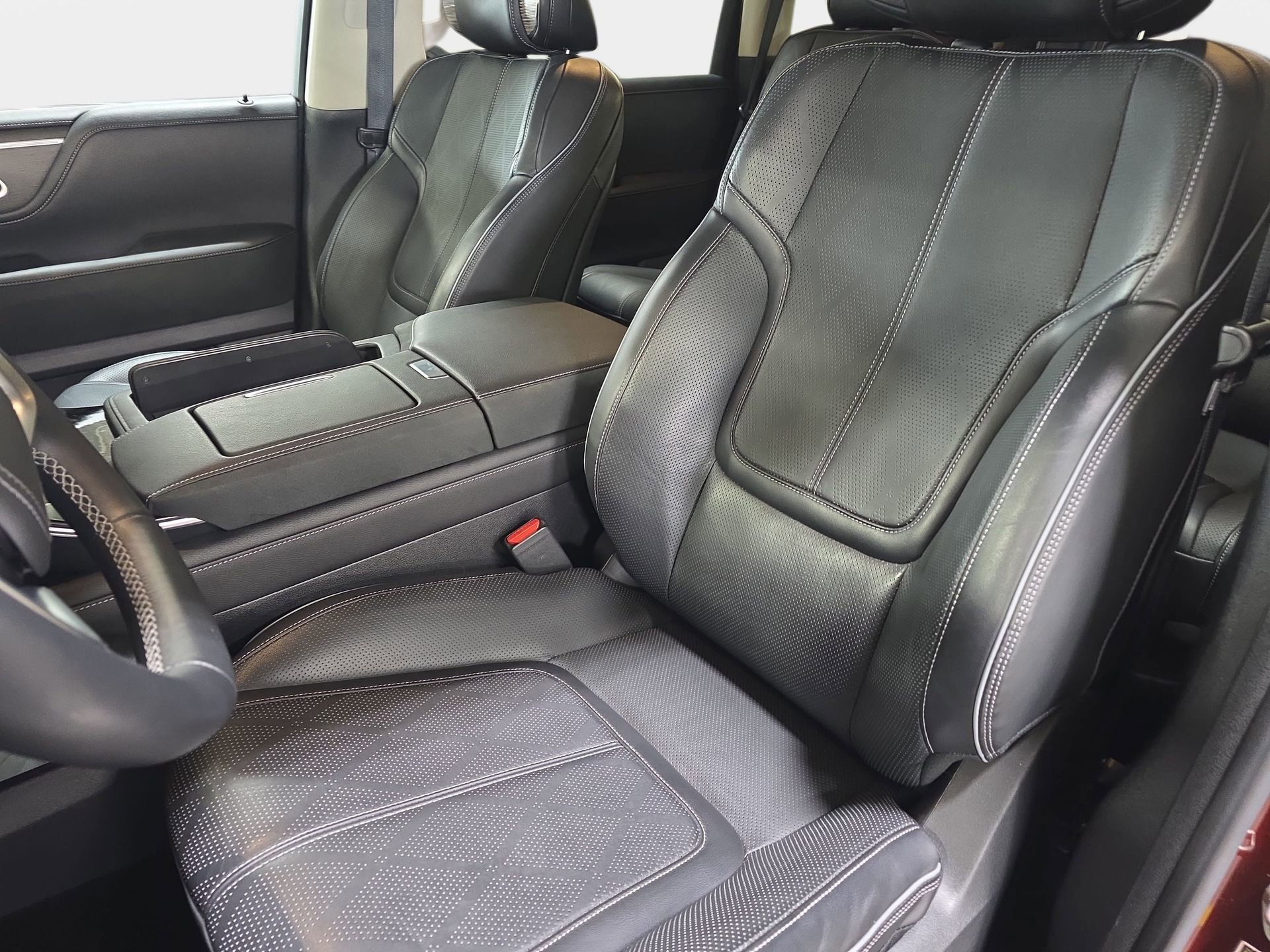 Certified 2025 INFINITI QX80 Sensory AWD/4WD image 15