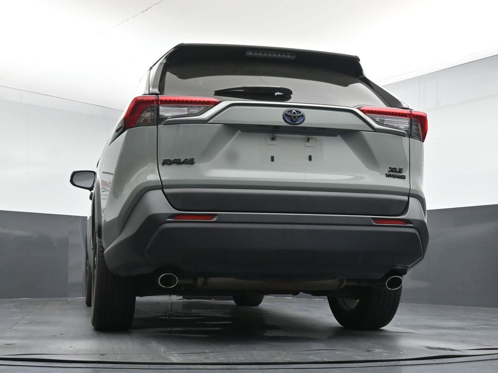 Used 2022 Toyota RAV4 XLE Premium AWD/4WD image 22