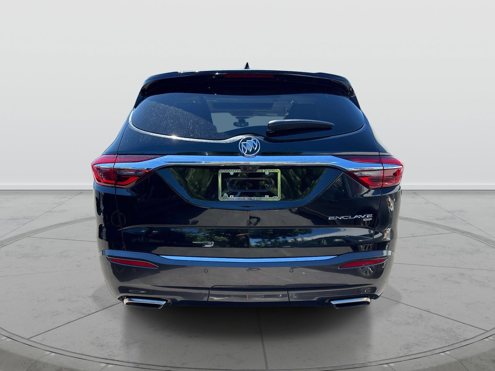 Used 2019 Buick Enclave Essence AWD/4WD image 3