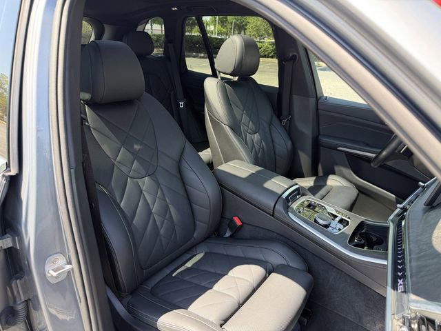 Used 2025 BMW X5 xDrive50e AWD/4WD image 35