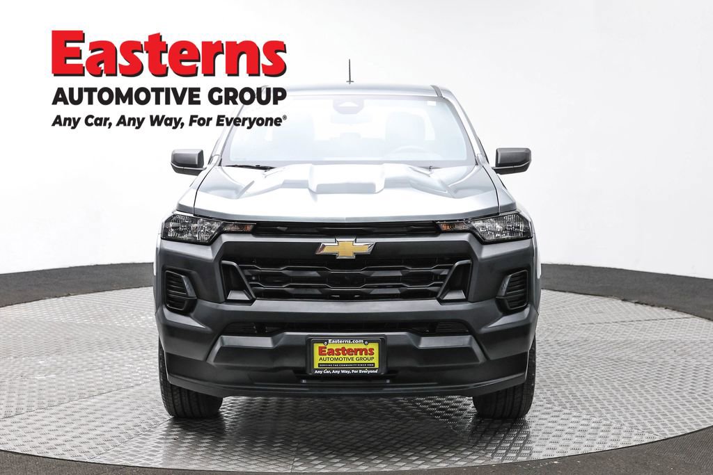 Used 2024 Chevrolet Colorado W/T image 2