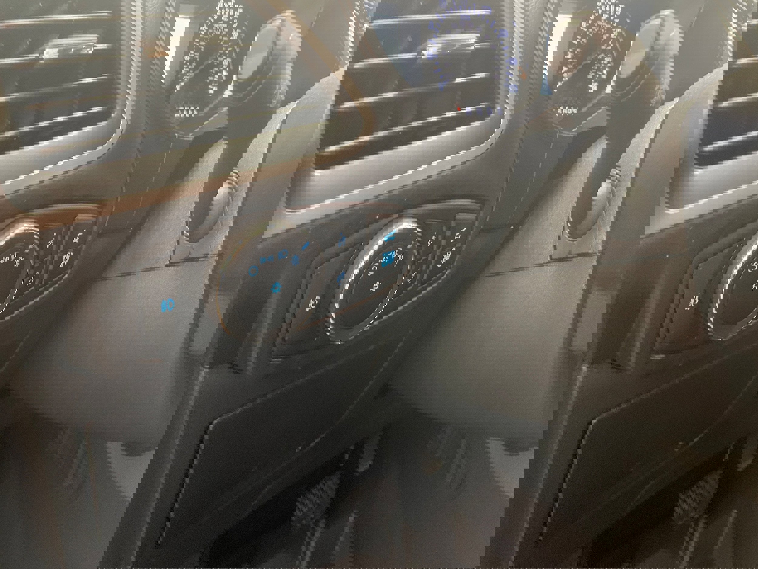 Used 2023 Ford Edge SEL w/ Convenience Package image 14