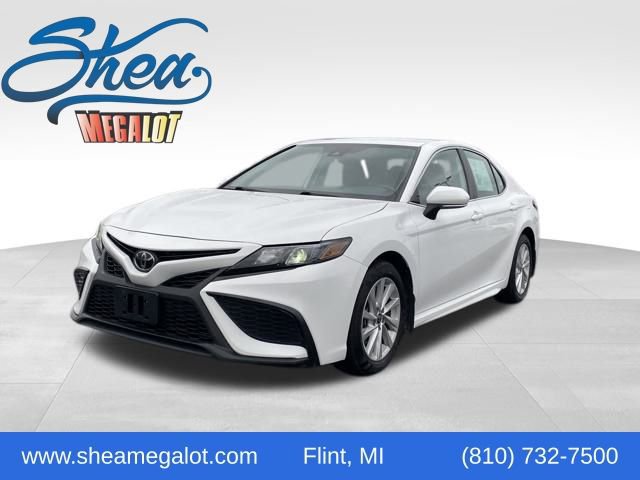 Used 2023 Toyota Camry SE image 1