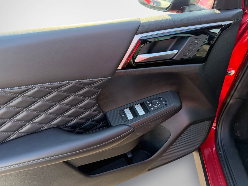 Used 2023 Mitsubishi Outlander SEL image 14