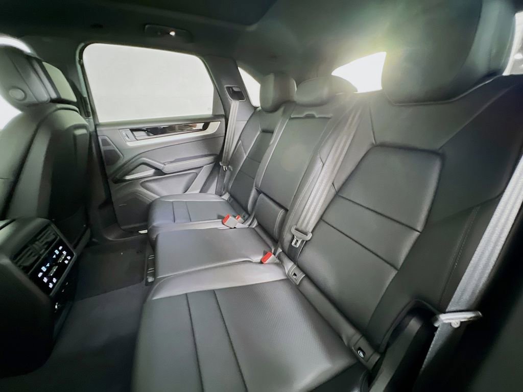 New 2026 Porsche Cayenne image 24
