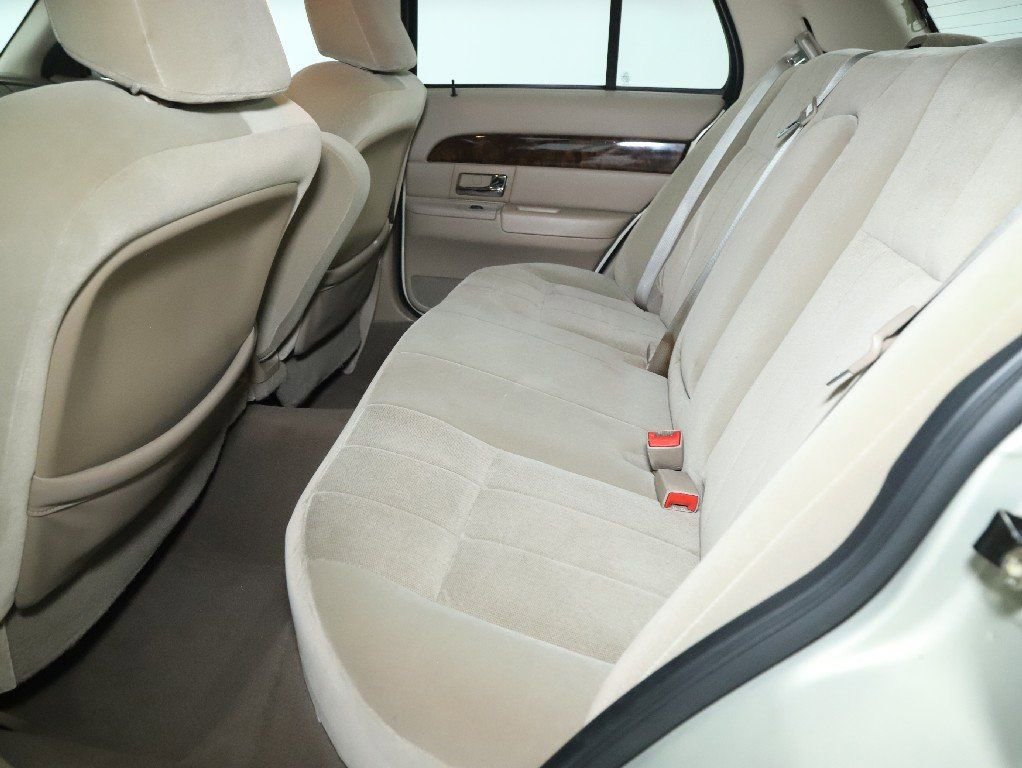 Used 2005 Mercury Grand Marquis GS image 25