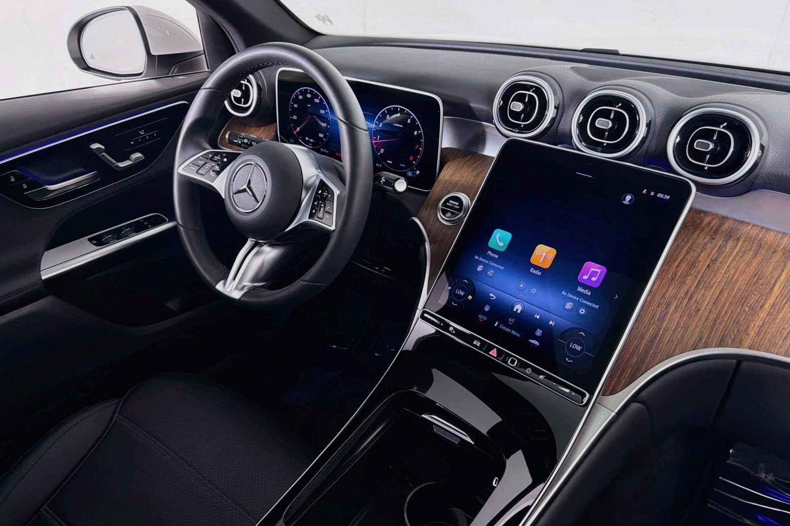 Certified 2026 Mercedes-Benz GLC 300 image 17