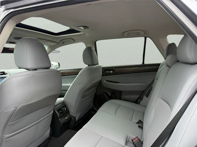 Used 2018 Subaru Outback 2.5i Limited AWD/4WD image 9