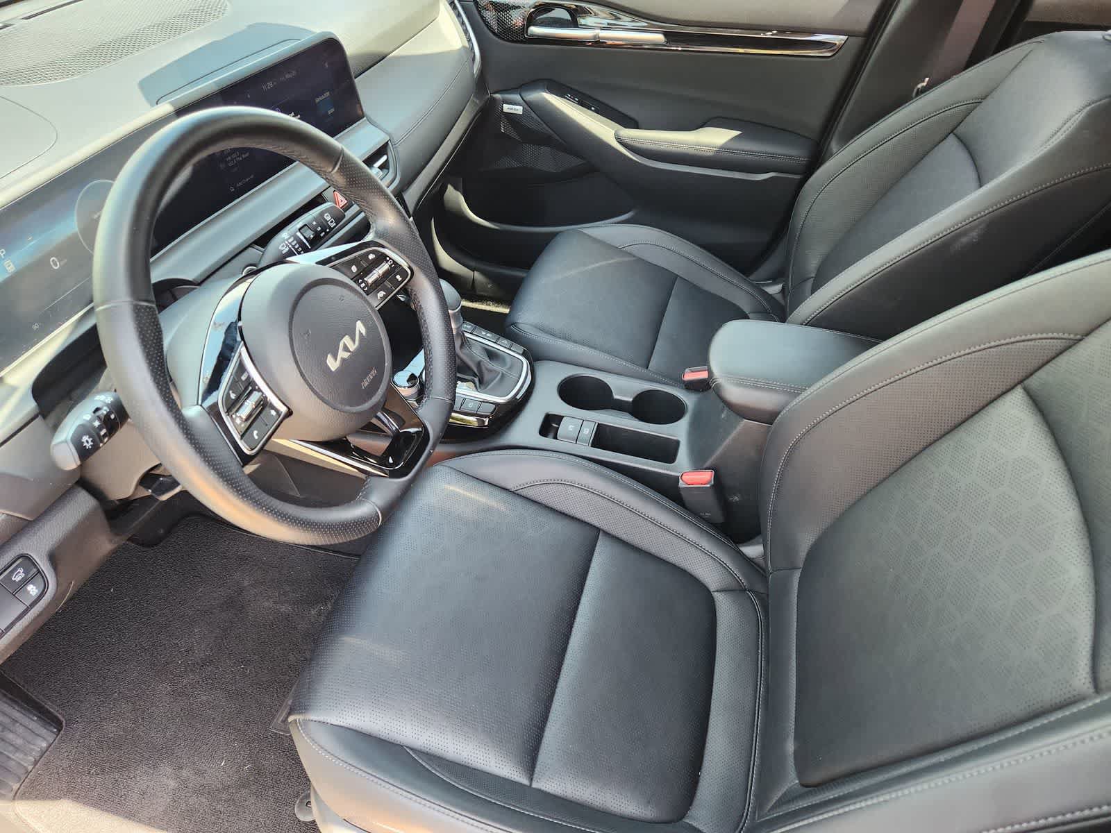 Certified 2024 Kia Seltos SX w/ SX Sunroof Package AWD/4WD image 2