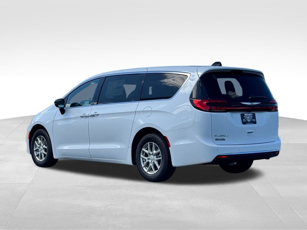 New 2026 Chrysler Pacifica Select FWD image 5