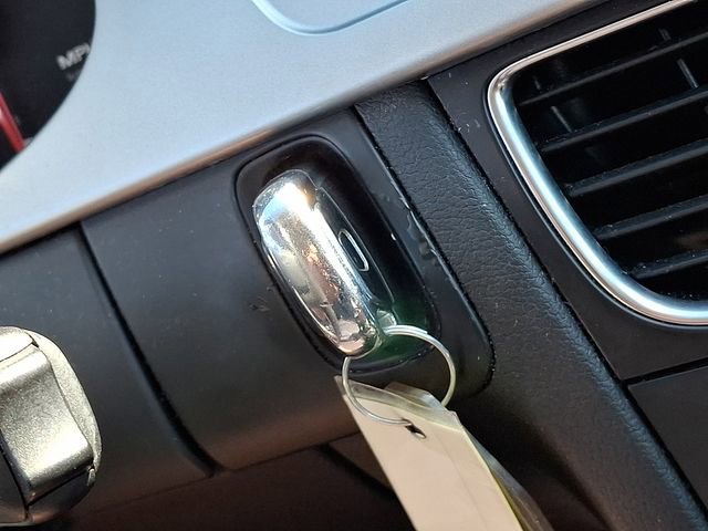 Used 2010 Audi A4 2.0T Premium Plus image 24