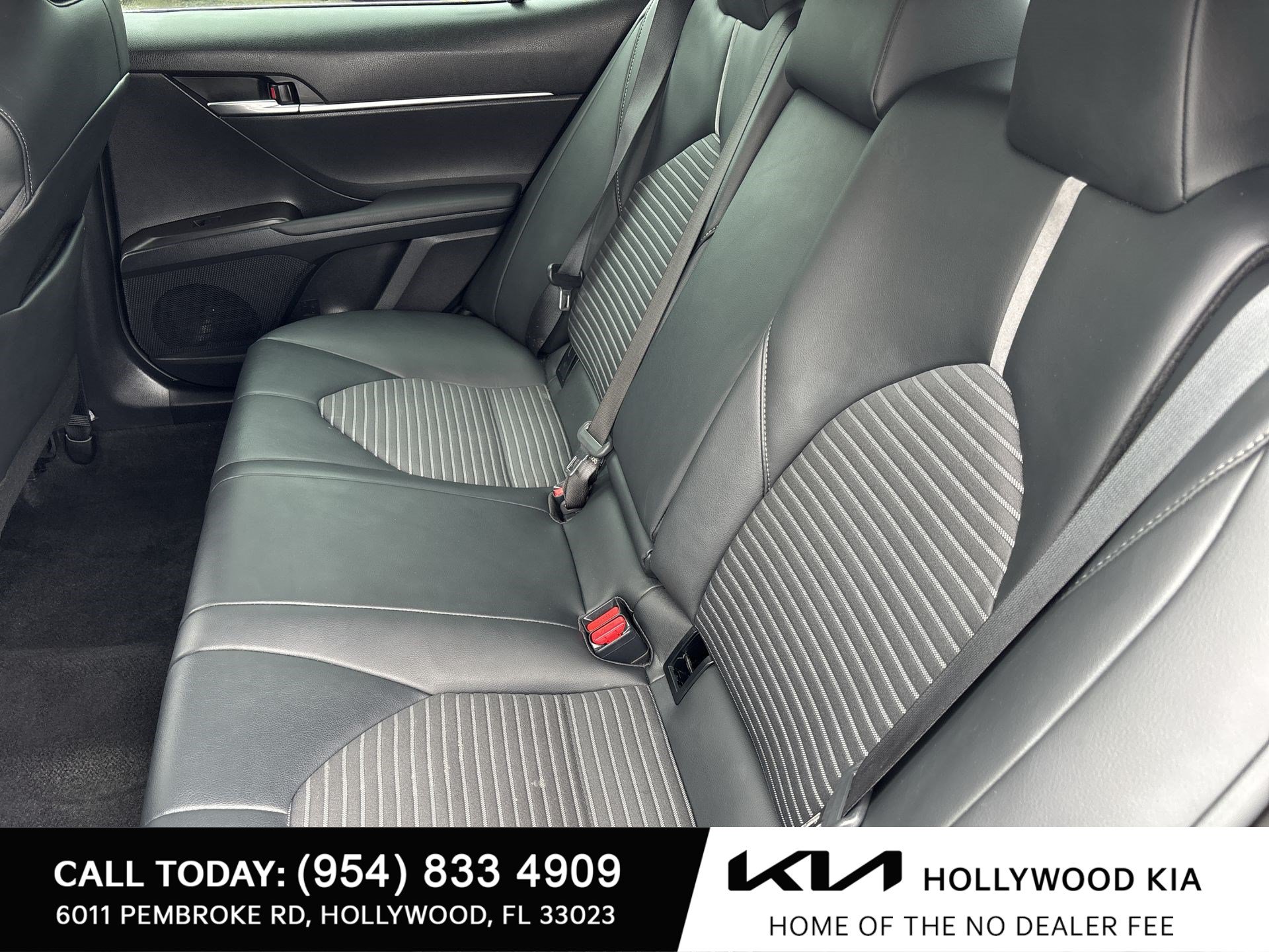 Used 2023 Toyota Camry SE FWD image 23